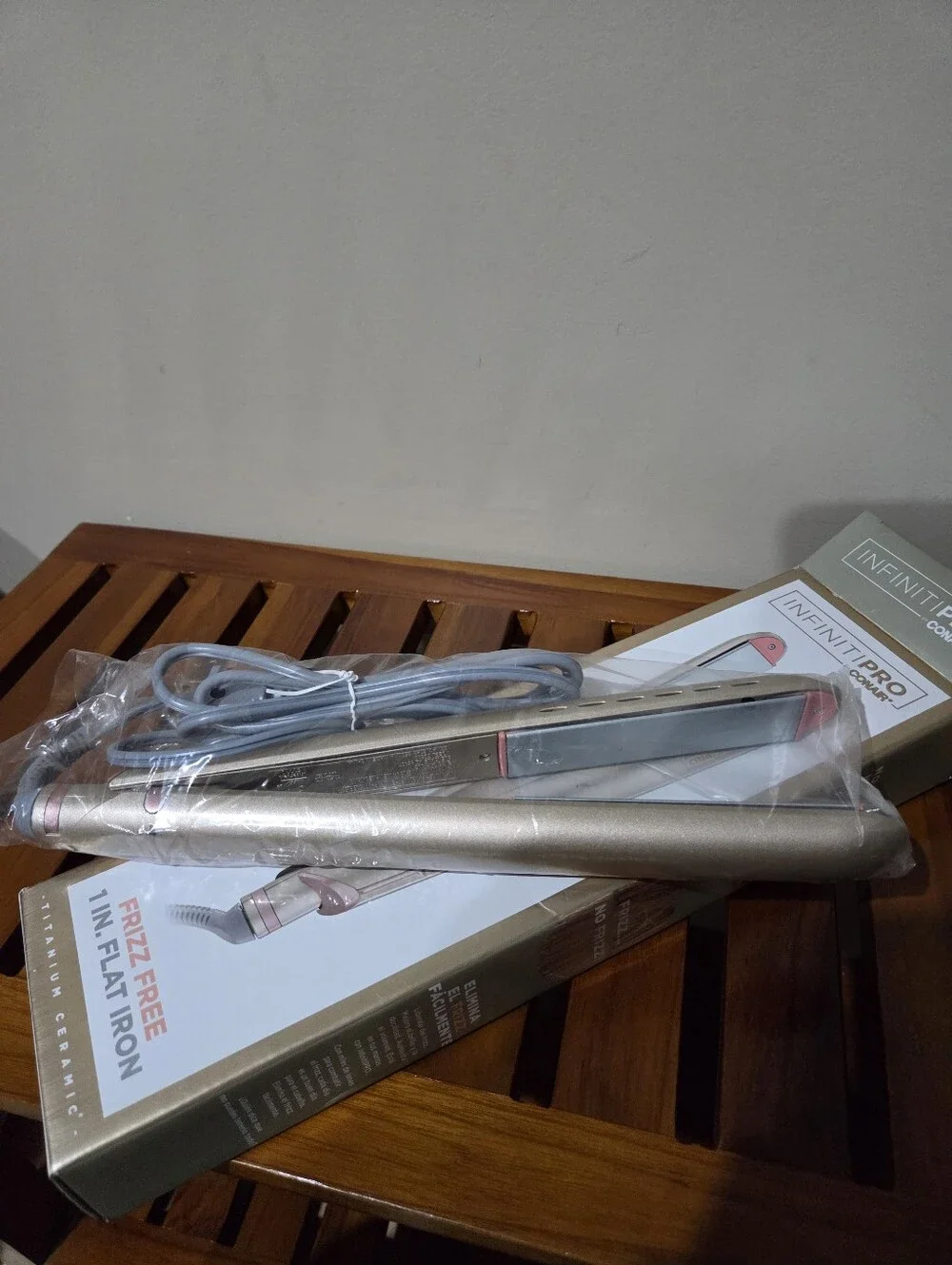 Conair InfinitiPRO Frizz-Free Titanium Ceramic 1